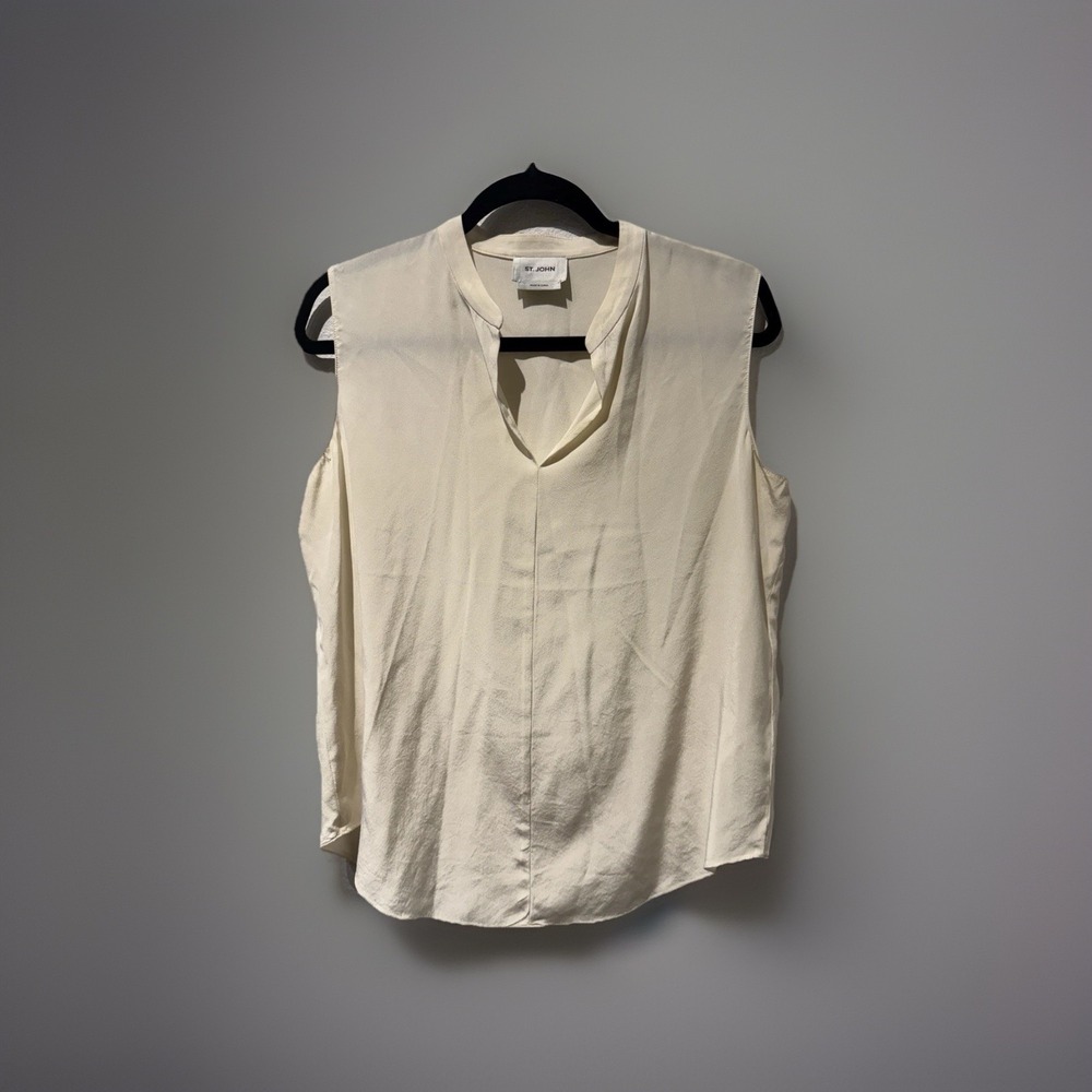 St.‎ John Georgette Beige 100% Silk v-neck Top Blouse Size Medium Sleek Career